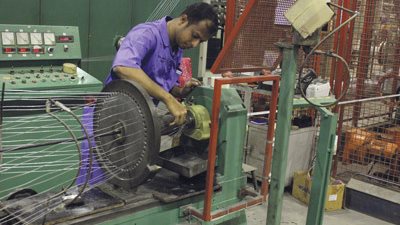 «العاشر من رمضان» تطالب بتدشين مصانع لـ«الصغيرة والمتوسطة» بالمناطق الصناعية