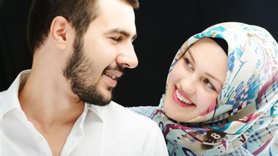 دار الافتاء: «تزين المرأة نهار رمضان يفسد صيام الزوج»