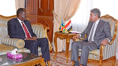 «الطيران» تبحث زيادة الرحلات بين القاهرة وجوبا