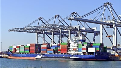 «التصدير للخارج» العصاة السحرية للمستثمرين بعد ركود السوق المحلي.. «أكتوبر»: معظم المنتجات مؤهلة للمنافسة عربياً وأفريقياً.. و«بني سويف»: نهتم برفع جودة المنتجات لتكون قابلة للتصدير