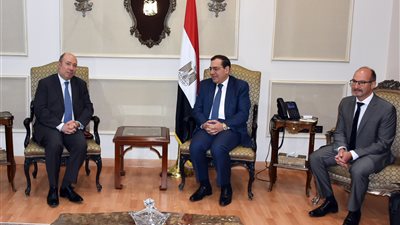 وزيرالبترول يستقبل وفد «توتال الفرنسية» لمتابعة المشروعات