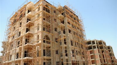 بالصور.. وزير الإسكان يشهد بدء الحفر بحي الفيلات في العاصمة الإدارية