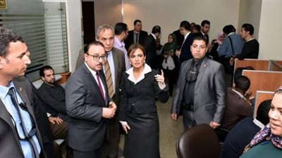 «الوزيرة الحديدية» تعلن الحرب على تركة «خضير» بـ«هيئة الاستثمار»