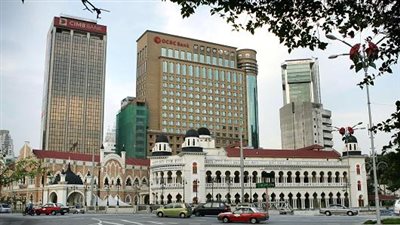 السلطات الماليزية تجمد 91 حسابا مصرفيا في عملية نصب كبرى