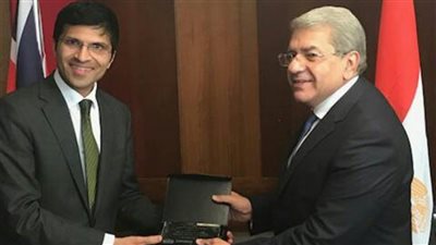 بورصة لندن تكرم «عمرو الجارحي» ونائبه