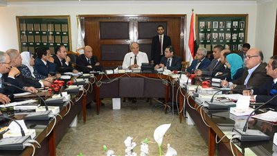 بالصور..وزير التنمية المحلية: «إحنا وزارة الغلابة»