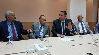 بالصور.. «الصيادلة» تناقش قانون مزاولة المهنة مع نواب الإسماعيلية