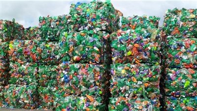 «رجال الأعمال» تطالب بضم «القمامة» في الاقتصاد الرسمي