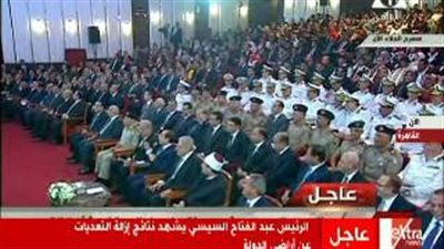 بالفيديو.. «السيسي» مازحًا: «دولة الرئيس زعلان»