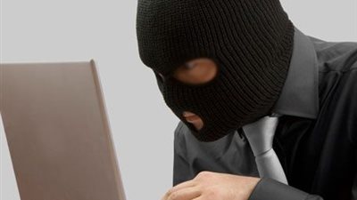 ضبط شخصين يديران حسابات إليكترونية لتسريب امتحانات الثانوية العامة