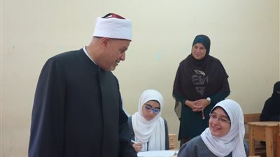 الأمير: امتحانات الثانوية الأزهرية كلها من الكتاب المدرسي 