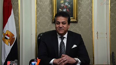 وزير التعليم العالي يؤكد حرص الدولة على إزالة معوقات البحث العلمي