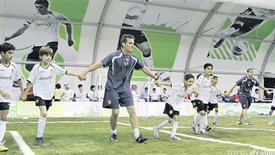 فالنسيا يفتتح ثاني مدرسة لتعليم كرة القدم بالولايات المتحدة الأمريكية