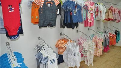 الملابس الجاهزة: التجار يواجهون الركود رغم التخفيضات والعروض