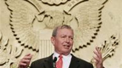 قطر تدفع 2.5 مليون دولار لوزير العدل الأمريكي السابق لمواجهة اتهامها بدعم الإرهاب