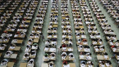 «الصين» تراقب الامتحانات بـطائرات دون طيار 