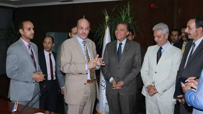 توقيع عقد محطة استقبال وتداول الصب غير النظيف بميناء الدخيلة 