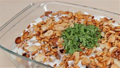 بالفيديو.. طريقه عمل فتة «الباذنجان بالزبادي»