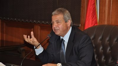 وزير الشباب يصل تونس لحضور لقاء مصر وتونس بتصفيات إفريقيا