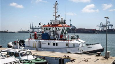 القاطرة «مختار» تدخل الخدمة في ميناء دمياط