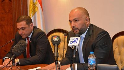 المصرية للاتصالات توقع اتفاقية التجوال المحلي مع «اتصالات مصر»