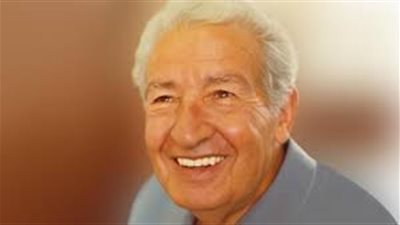 أحمد عبد القدوس يهدي وزارة الثقافة 50 ألف نسخة من أعمال والده