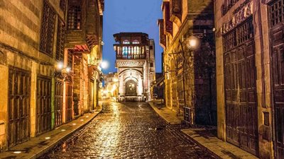 مظاهرة حاشدة في حب مصر ونبذ الإرهاب بشارع المعز 