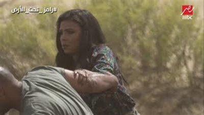 شاهد| علقة ساخنة من ناهد السباعي لـ«رامز جلال»