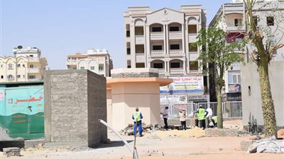 استمرار أعمال تحويل شارع النصر بالغردقة إلى ممشى سياحي