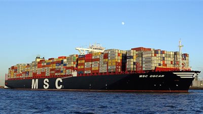 ميناء دمياط يستقبل 6 سفن حاويات وبضائع