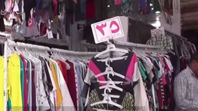 «وكالة البلح» قِبلة الغلابة.. مواطنون: الأسعار تبدأ من 5 جنيهات.. تجار: شريحة المتعاملين تتسع