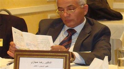 رضا حجازي: ما نشر على «فيس بوك» لا علاقة له بامتحانات الأحياء والتفاضل والجغرافيا