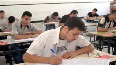  التعليم: طالب بالإسكندرية يصور أجزاء من امتحان الأحياء ويرسلها لصفحات الغش