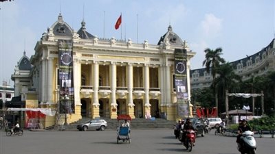 مصر تهدي مجموعة من الكتب لقسم اللغة العربية بجامعة هانوي الفيتنامية