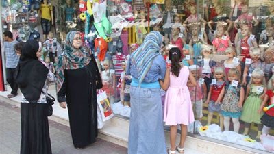 « زنانيري»: 30% تراجعًا في مبيعات ملابس العيد