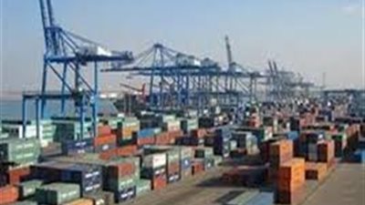 ميناء دمياط يستقبل 6 سفن للحاويات والبضائع العامة