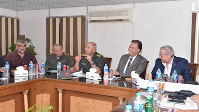 بالصور.. «النقل» و« رئيس الهيئة الهندسية» يتفقدان محور روض الفرج 