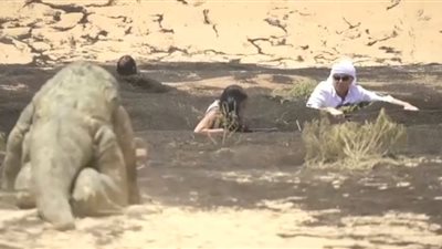 شاهد.. محمود حميدة «قلع ملط» في مواجهة «رامز»