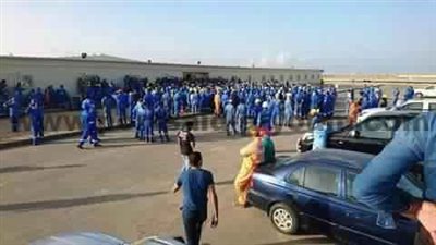 اعتصام العشرات من عمال ظُهر في بورسعيد واشتباكات بالأيدي