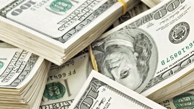 الدولار يرتفع لأعلى مستوى في 3 أسابيع بدعم مراهنات على رفع الفائدة