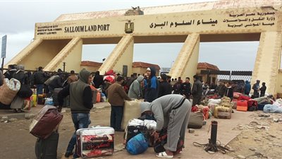 أمن مطروح يحبط محاولة تسلل 61 شخصا إلى ليبيا