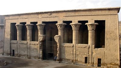 الانتهاء من أعمال الرفع المعماري لمقابر منطقة المعلا الأثرية بإسنا