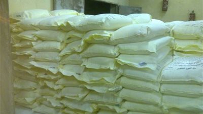 شرطة التموين تضبط 33 ألف لتر سولار و29 طن دقيق قبل بيعها بالسوق السوداء