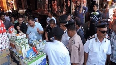 تموين الإسكندرية تضبط سلعا ومواد غذائية منتهية الصلاحية