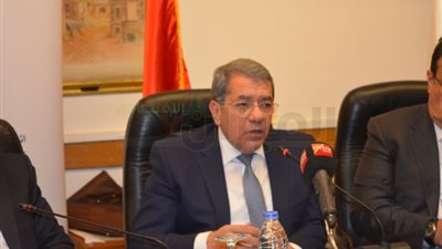 «المالية»: نستهدف إبقاء عجز الموازنة عند 9.1% خلال 2017-2018 