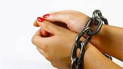 ضبط سيدة تنصب على مواطن بزعم توظيفه بإحدى شركات البترول