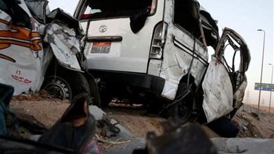 مصرع وإصابة 6 أشخاص فى انقلاب ميكروباص بالبحيرة