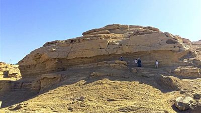 اكتشاف نقوش صخرية تمثل أوائل أشكال الكتابة في مصر القديمة بالأقصر