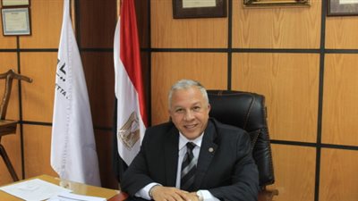 صيانة طرق وأرصفة وممرات ميناء دمياط بتكلفة 15 مليون جنيه