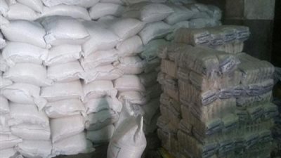 ضبط مواد غذائية فاسدة.. وبيع دقيق مدعم بالسوق السوداء في الإسكندرية
